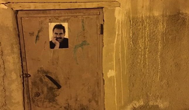 Amed sokakları Halklar Önderi Öcalan’ın posterleri ile donatıldı