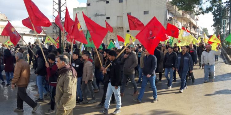 Dirbêsiyê gençliği tecride karşı yürüdü