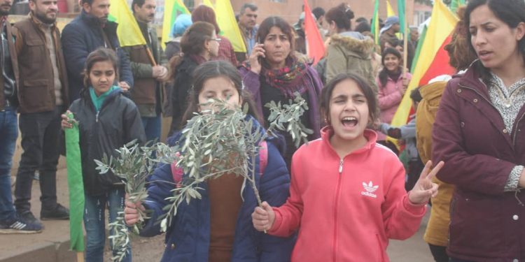 Rojava Kurdistan’ı Efrîn için yürüdü
