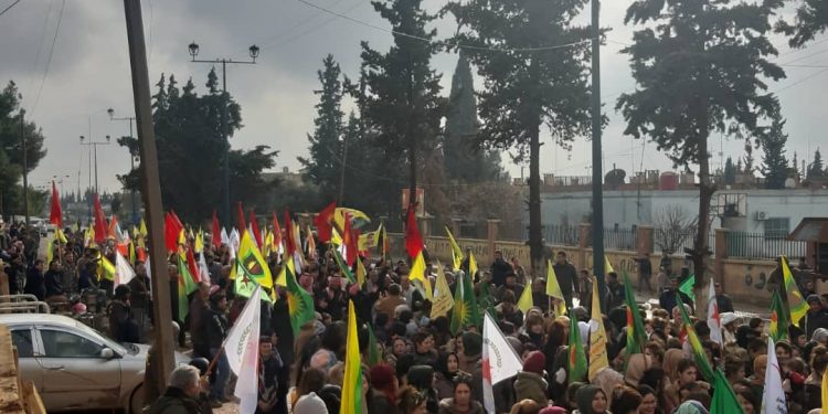 Rojava Kurdistan’ı Efrîn için yürüdü