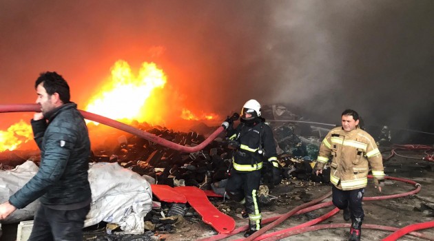 SON DAKİKA – Ateşin Çocukları İnisiyatifi bir depoyu ateşe verdi