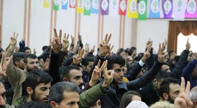 Edene’de 2 HDP’li genç tahliye edildi