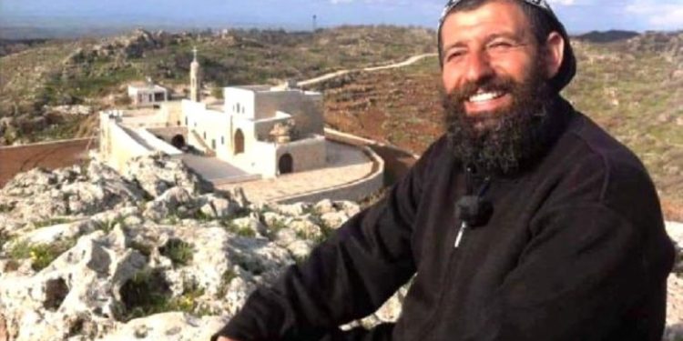 Süryani Rahip Bileçen tahliye edildi