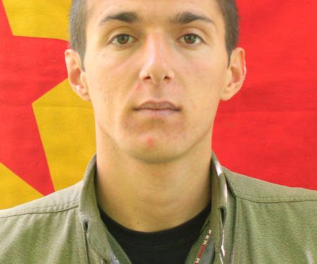 HPG, Maxmûr’da şehit düşen gerilla Bêkes’i andı