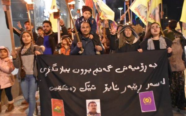 Silêmanî’de gençlerden 15 Şubat komplosuna karşı meşaleli yürüyüş