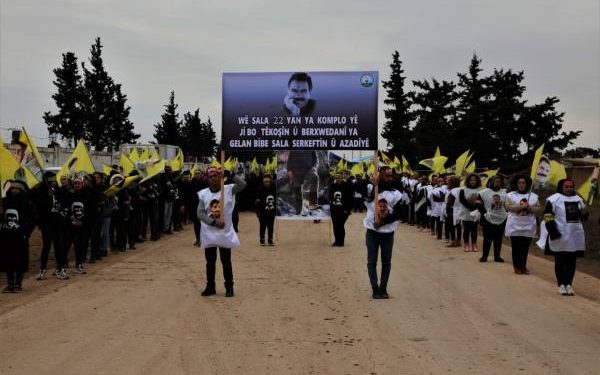 Rojava’da on binler komploya karşı alanlarda