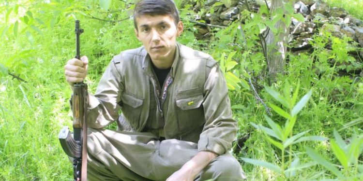 HPG, Maxmûr’da şehit düşen gerilla Bêkes’i andı