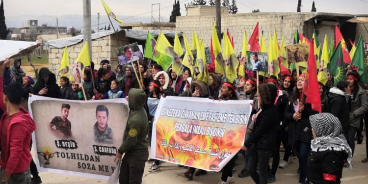 Efrîn’li gençler 15 Şubat Devletlerarası komployu protesto etti