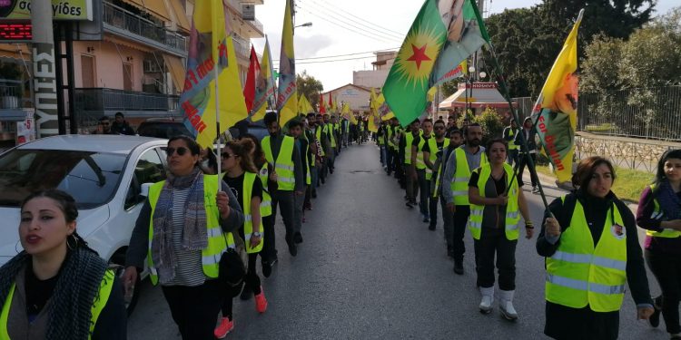 Yunanistan’da gençlerin uzun yürüyüşü başladı