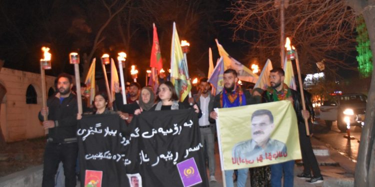 Silêmanî’de gençlerden 15 Şubat komplosuna karşı meşaleli yürüyüş