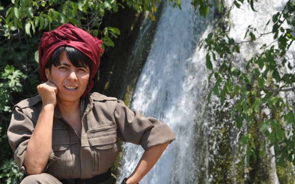 “Tekoşin arkadaşın silahını yerde bırakmayacağız”