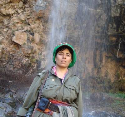 “Tekoşin arkadaşın silahını yerde bırakmayacağız”