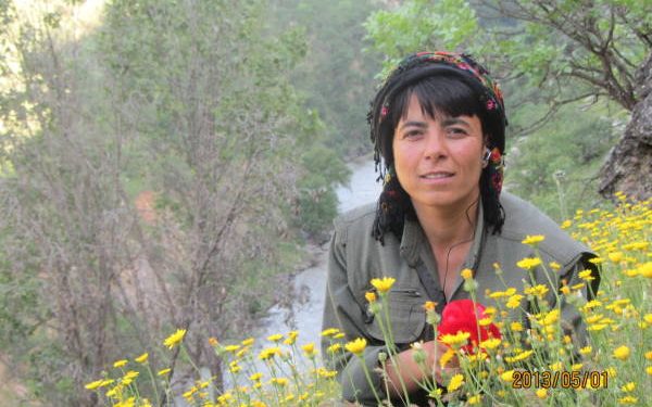 “Tekoşin arkadaşın silahını yerde bırakmayacağız”