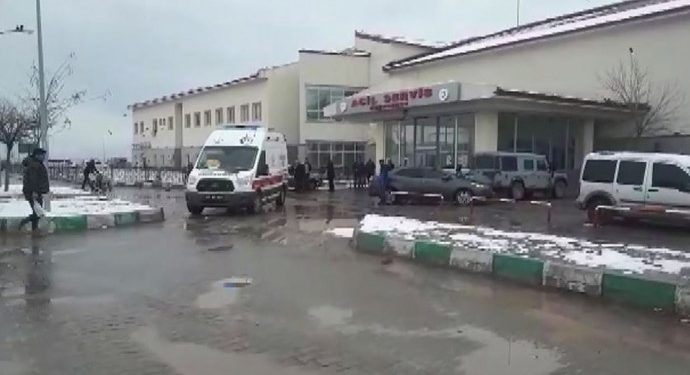 Agirî’de Gümrük Müdürlüğü’ne ait araç roketle vuruldu: 1 ölü – YENİLENDİ