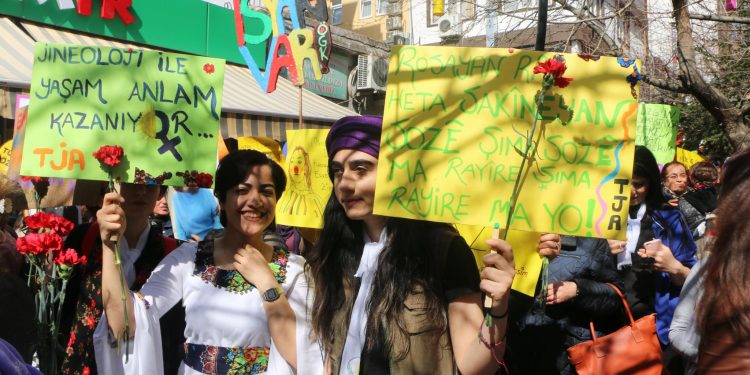 Dersim’de 8 Mart kutlaması