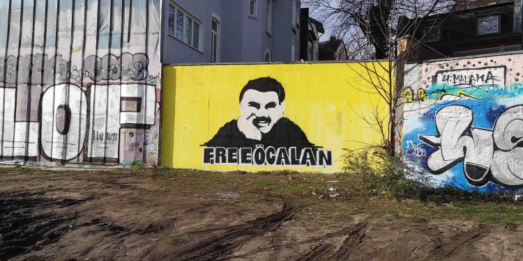 Mönchengladbach’da sanatsal çalışma: Halklar Önderi Öcalan’ın yüzü duvara çizildi