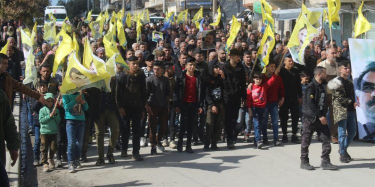Halep’te Halklar Önderi Öcalan için eylem