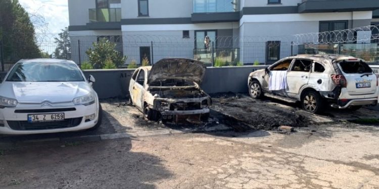 SON DAKİKA – Ateşin Çocukları İnisiyatifi: 6 araç, 1 otel ve tren vagonları ateşe verildi