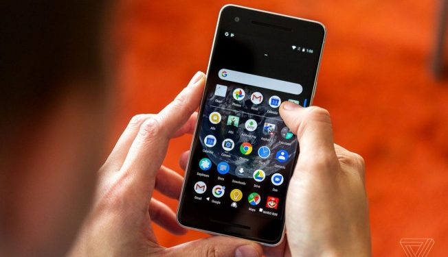 1 milyar telefonda bulunan bu uygulama fişleme yapıyor!