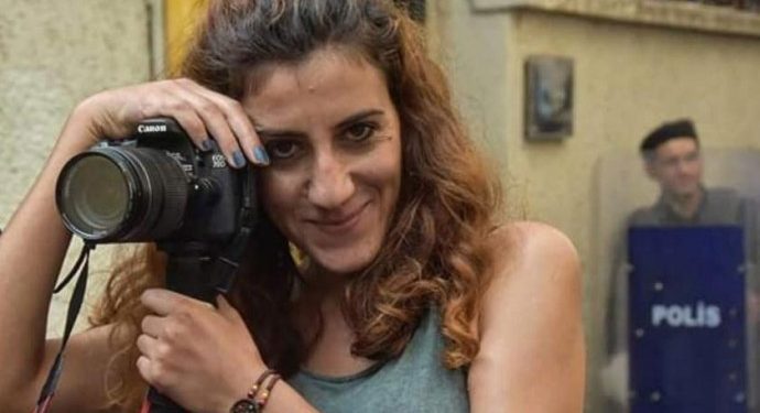 Kadın gazeteci faşist polisin 8 Mart şiddetini paylaştığı için soruşturmalık oldu