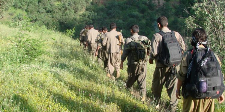 Pankart Açma Yerine Dağlara