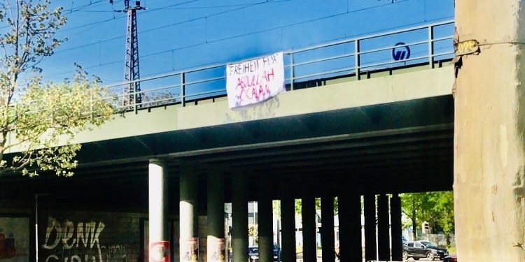 Hannover’de pankart eylemi: Abdullah Öcalan’a özgürlük