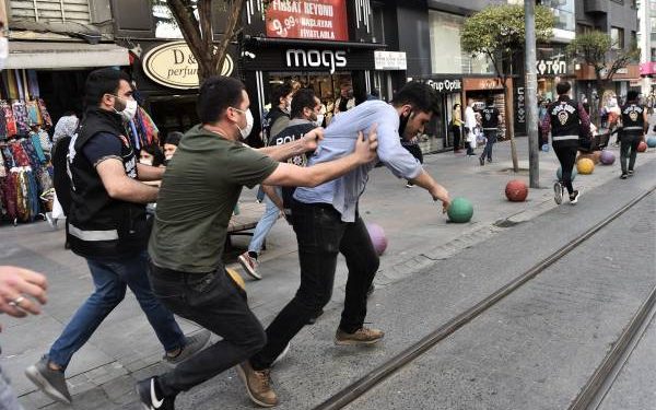 Mayıs ayı şehitlerini anan gençlik örgütlerine saldırı: Gözaltılar var