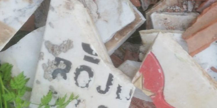 İşgalciler Hezêx’te şehitliğe saldırdı!