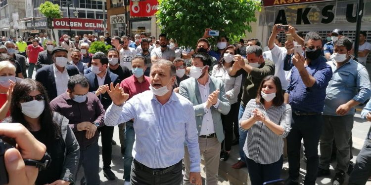 Iğdır’da gasp protestosu: Talancılar, hırsızlar kayyumlar!