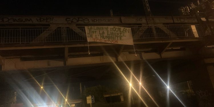 Paris’te 1 Mayıs kutlandı, işgal ve işbirlikçilik havai fişeklerle protesto edildi