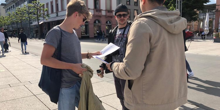 JXK ve YXK’den Mainz’de açlık grevindeki aktivistlere ziyaret