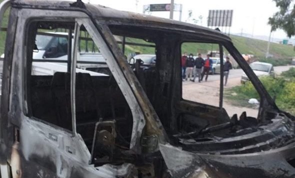 SON DAKİKA – İzmir’de bir araç ve benzin istasyonu ateşe verildi