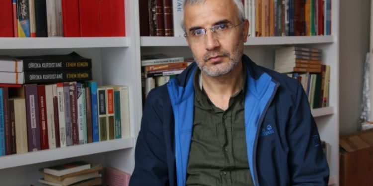 J&J Yayınevi sahibi Azad Zal tutuklandı