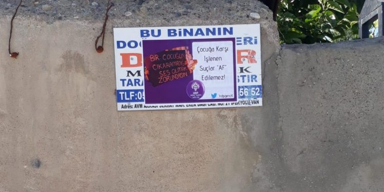 Genç Kadın Meclisi’nden afişleme eylemi