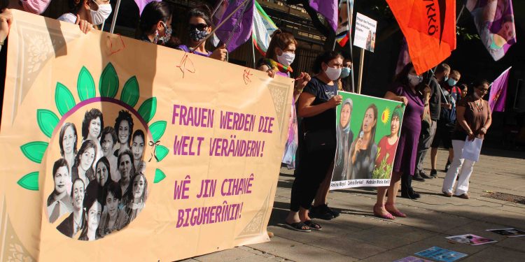 Stuttgart’ta Zîlan (Zeynep Kınacı) anması