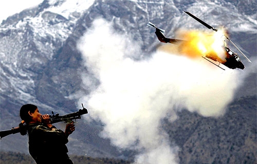 SON DAKİKA – Heftanîn’de TC’ye geçit yok: Kobra helikopter ateş altına alındı