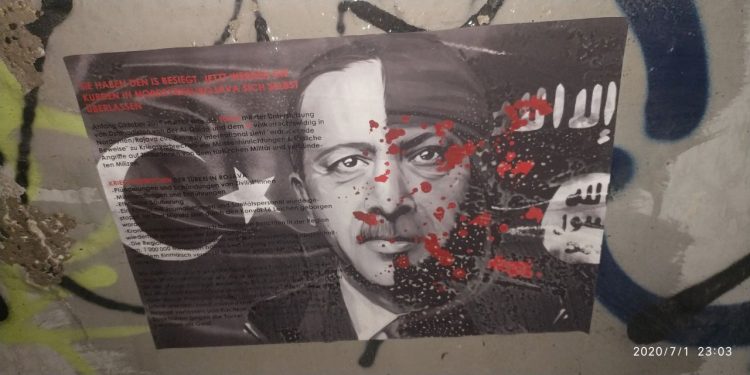 St.Gallen’de gençlerden afişleme çalışması