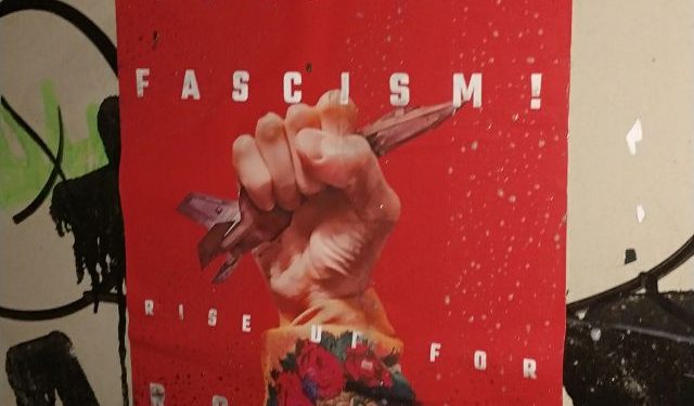 St.Gallen’de gençlerden afişleme çalışması