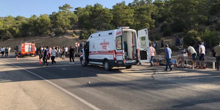 Mersin’de “bilinmeyenli” kaza: 5 asker ölü