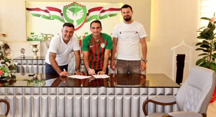 Zeki Korkmaz Amedspor kadrosunda
