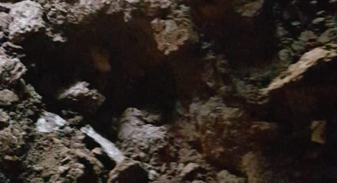 Özel harekat polisleri Payîzava’da yurttaşların ahırlarını kazdı