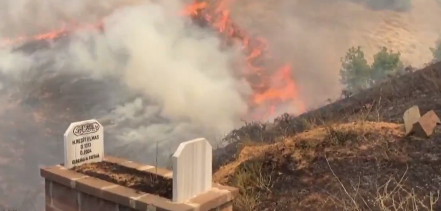 Garzan Mezarlığı yanıyor