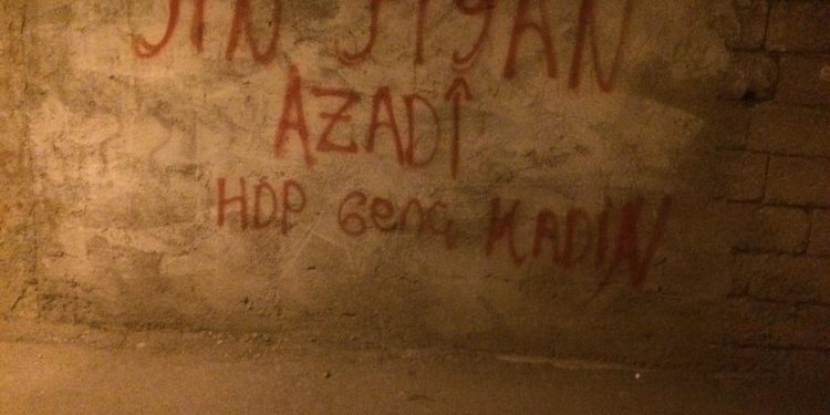 Wan’ın bir çok semtinde yazılama eylemi