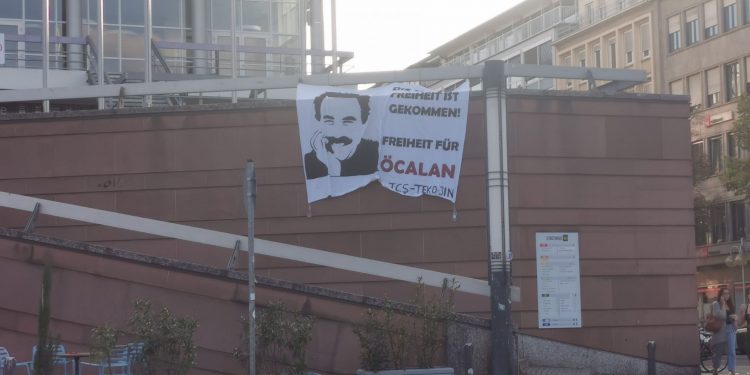 Mannheim’de gençlerden “Öcalan’a Özgürlük” pankartlı eylem