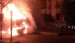 Şehit Savaş Amed İntikam Birimi 4 aracı ateşe verdi