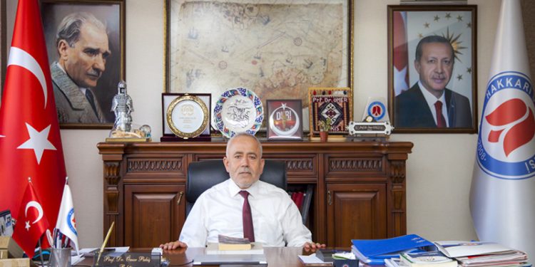 Faşist rektör, 28 adayı eleyip oğlunu araştırma görevlisi atamış