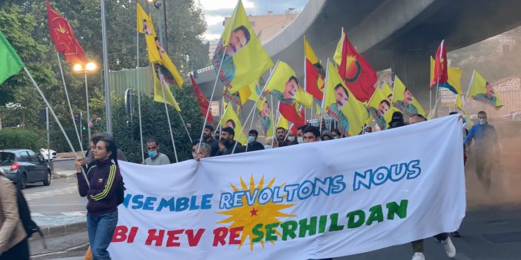 Gençlik alanlarda, direniş sürüyor