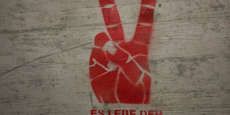 St.Gallen’de gençlerden TC faşizmine karşı sprey çalışması