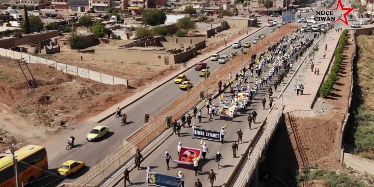 Rojava gençliğinin uzun yürüyüşü havadan görüntülendi