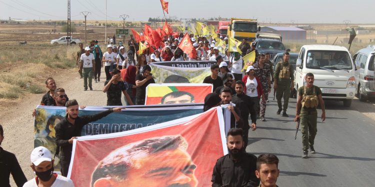 Fotoğraflarla ‘Mutlaka Kazanacağız’ uzun yürüyüşünün coşkusu